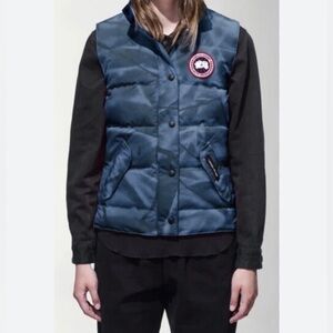 Canada Goose Women's blue camo freestyle Vest